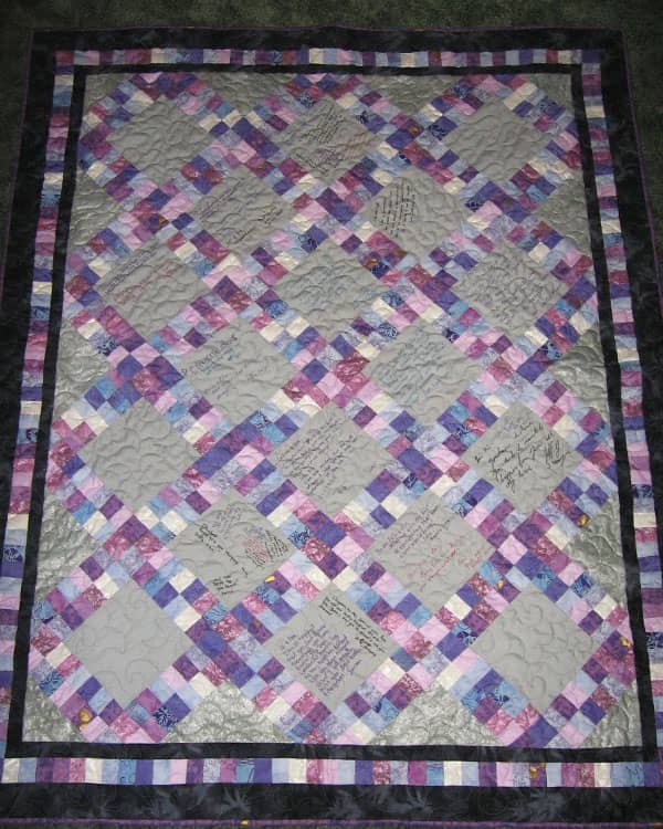 Commemorate an event with a signature quilt